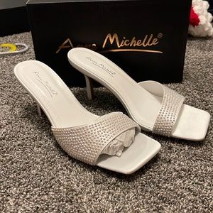 Ivory Windsor heels by Anne Michelle